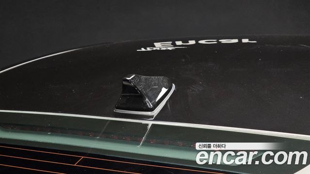 Genesis G80 2018 — photo 38
