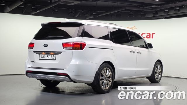 Kia Canival 2015 — photo 2