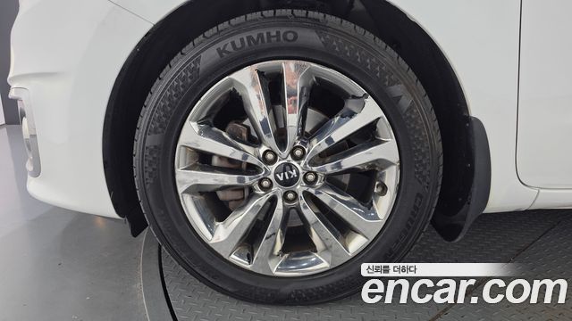 Kia Canival 2015 — photo 5