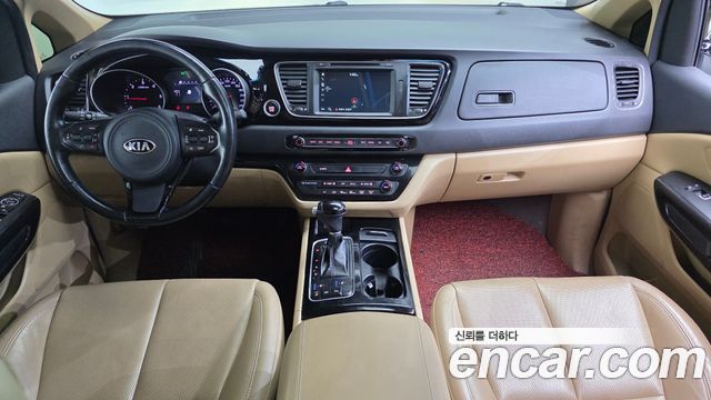 Kia Canival 2015 — photo 7