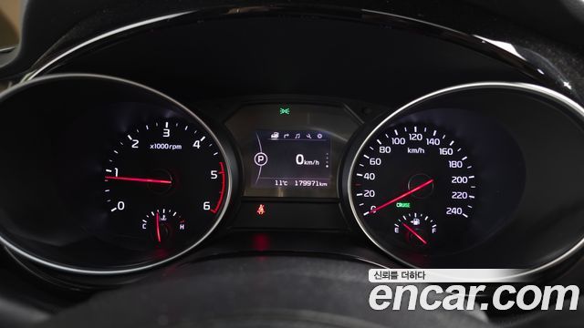 Kia Canival 2015 — photo 8