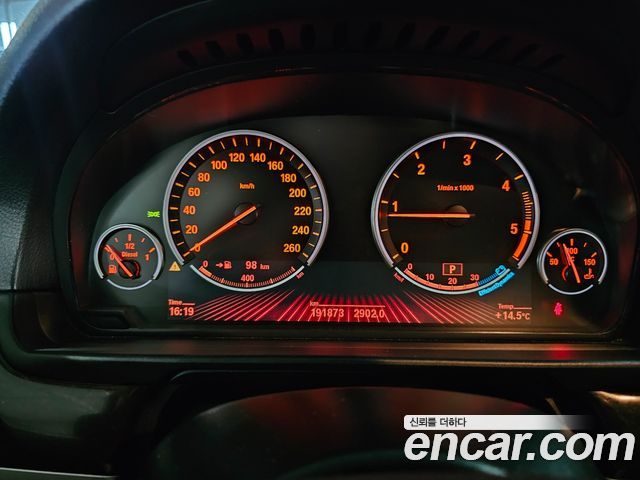 BMW 5-Series 2011 — photo 5