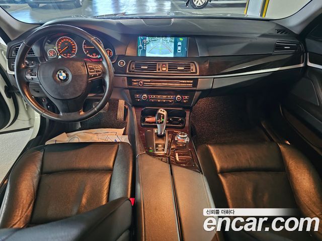 BMW 5-Series 2011 — photo 8