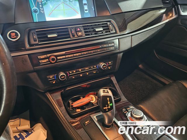 BMW 5-Series 2011 — photo 11