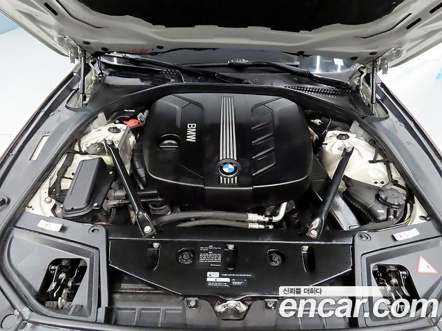 BMW 5-Series 2012 — photo 6