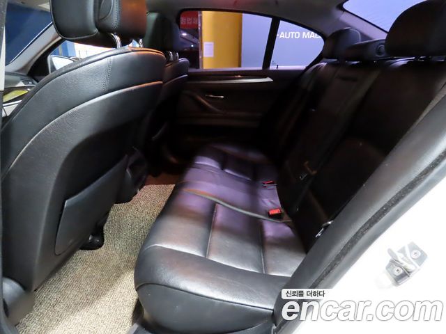 BMW 5-Series 2012 — photo 18