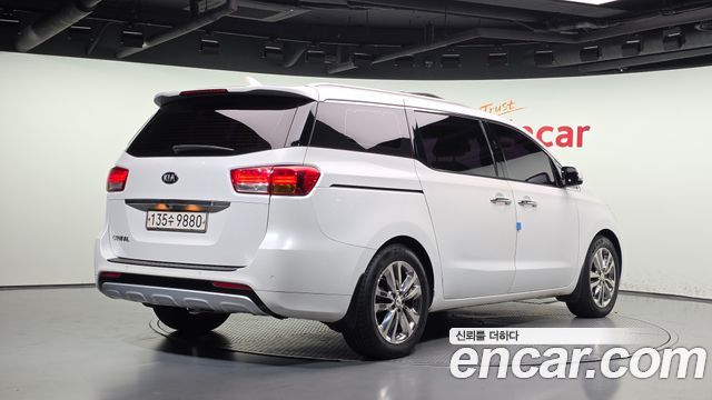 Kia Canival 2016 — photo 2