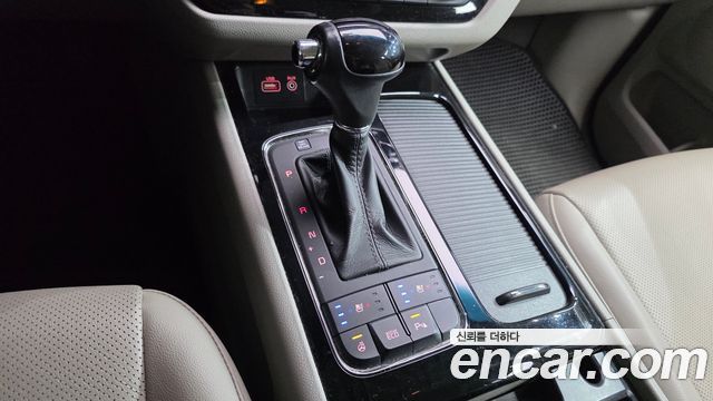 Kia Canival 2016 — photo 9
