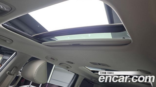 Kia Canival 2016 — photo 16