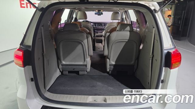 Kia Canival 2016 — photo 20