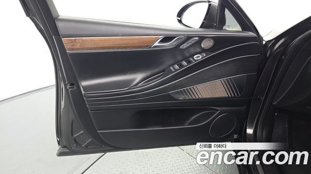 Genesis G80 2022 — photo 14