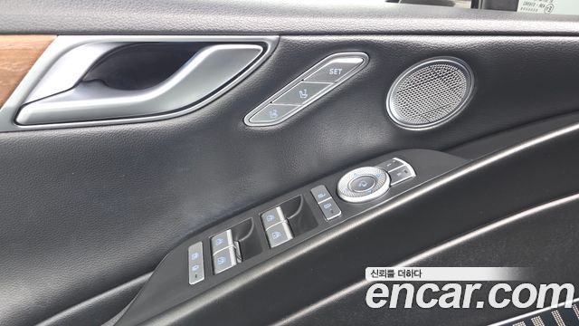 Genesis G80 2022 — photo 32