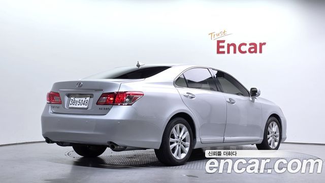Lexus ES 2011 — photo 2