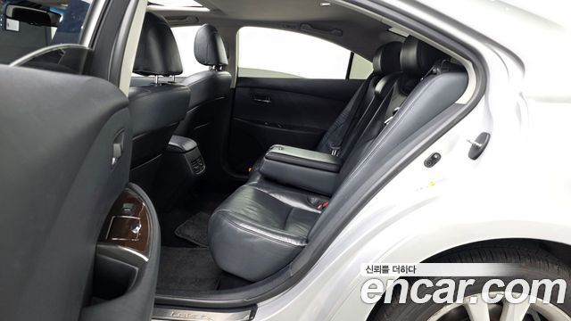 Lexus ES 2011 — photo 12