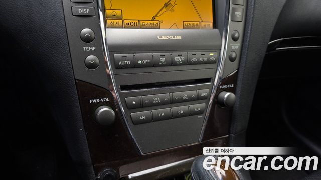 Lexus ES 2011 — photo 16