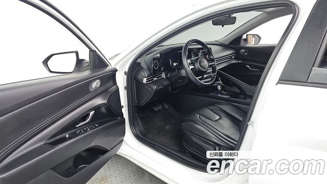 Hyundai AVANTE 2023 — photo 13