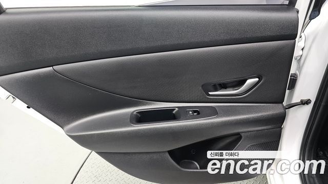 Hyundai AVANTE 2023 — photo 15