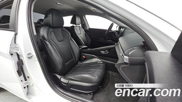 Hyundai AVANTE 2023 — photo 16
