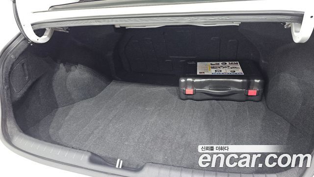 Hyundai AVANTE 2023 — photo 31