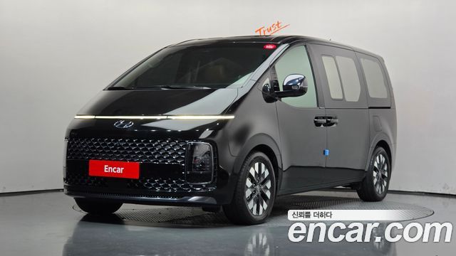 Hyundai Staria 2022 — photo 1