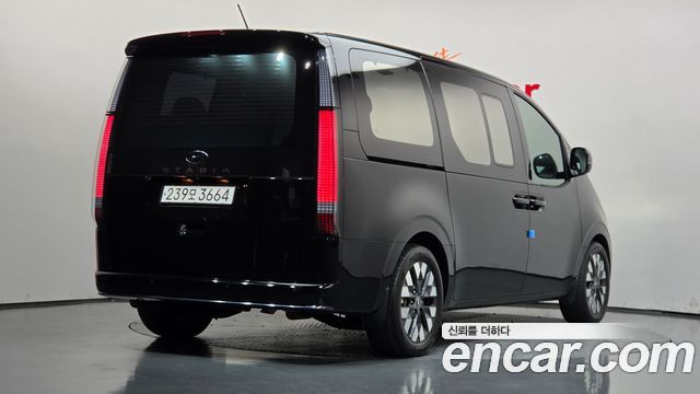Hyundai Staria 2022 — photo 2