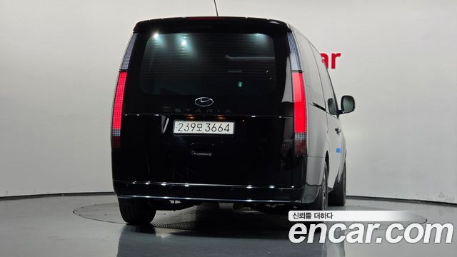 Hyundai Staria 2022 — photo 4
