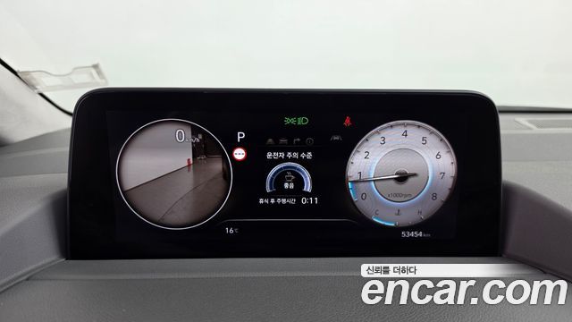 Hyundai Staria 2022 — photo 8