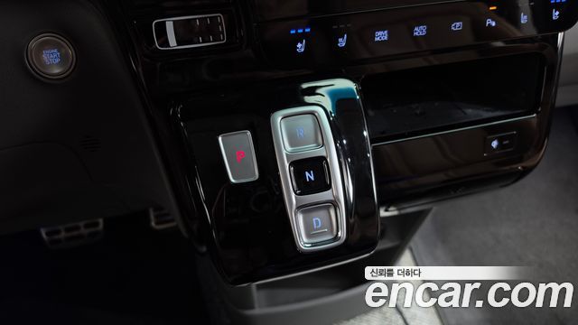 Hyundai Staria 2022 — photo 9