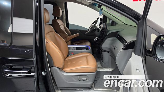 Hyundai Staria 2022 — photo 11