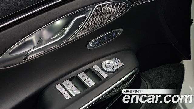 Genesis GV70 2022 — photo 23