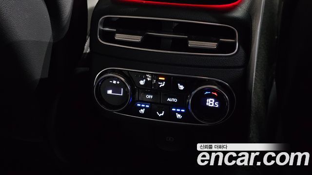 Genesis GV70 2022 — photo 27
