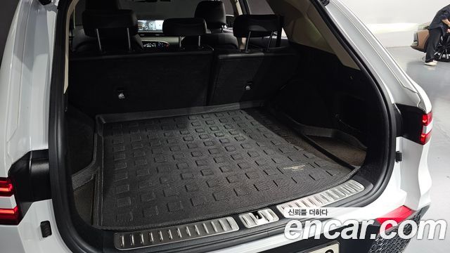 Genesis GV70 2022 — photo 29
