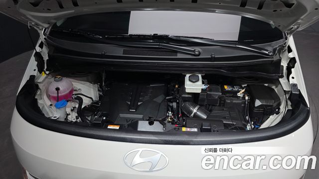 Hyundai Staria 2025 — photo 6