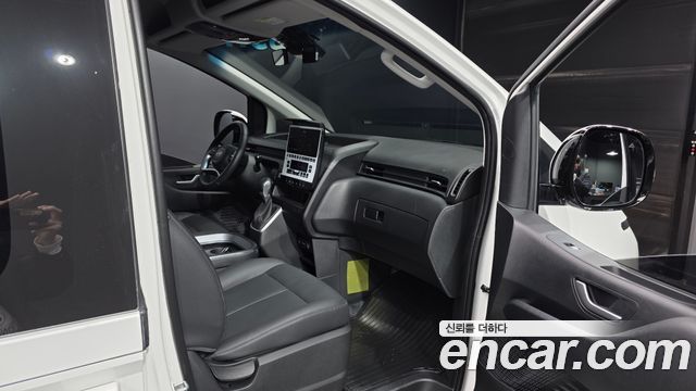 Hyundai Staria 2025 — photo 17
