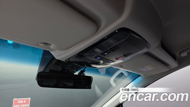 Hyundai Staria 2025 — photo 23