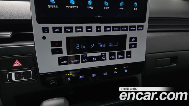 Hyundai Staria 2025 — photo 28