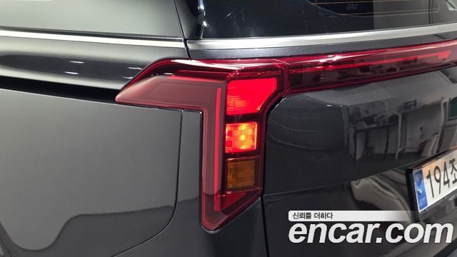 Kia Canival 2024 — photo 9