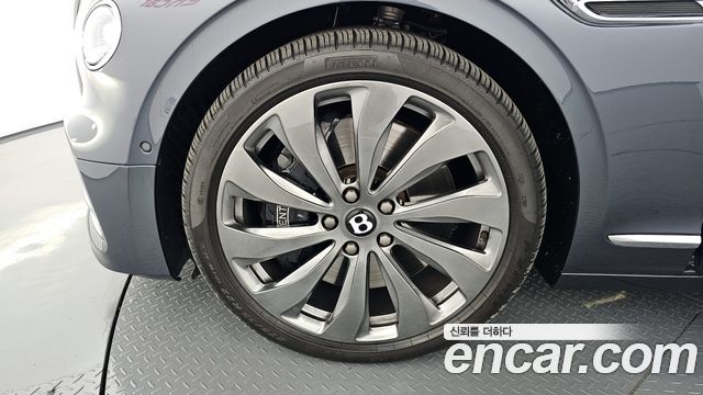 Bentley Flying Spur 2021 — photo 5