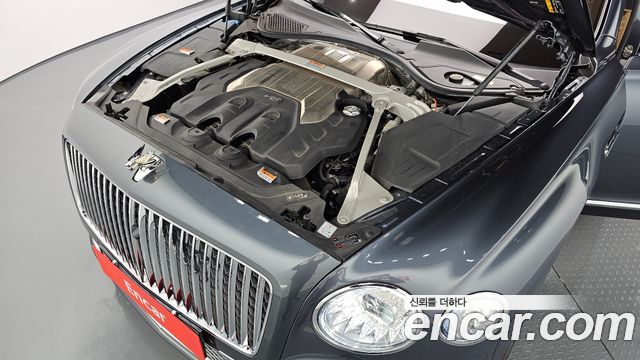 Bentley Flying Spur 2021 — photo 6
