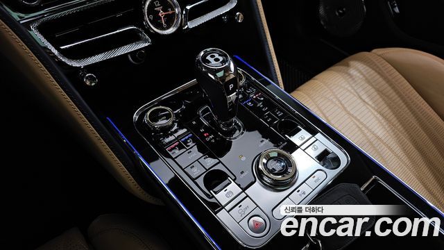 Bentley Flying Spur 2021 — photo 9