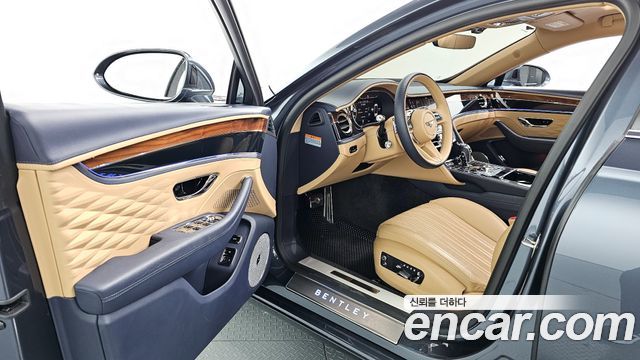 Bentley Flying Spur 2021 — photo 10