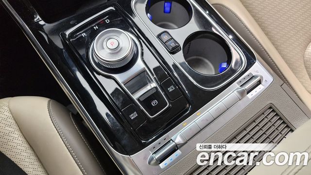 Kia Canival 2021 — photo 9