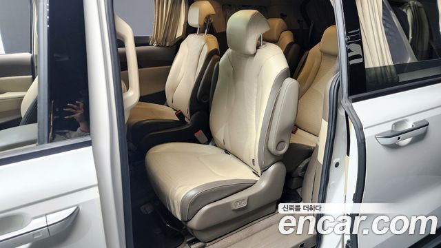 Kia Canival 2021 — photo 11
