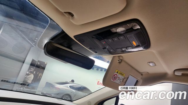 Kia Canival 2021 — photo 17