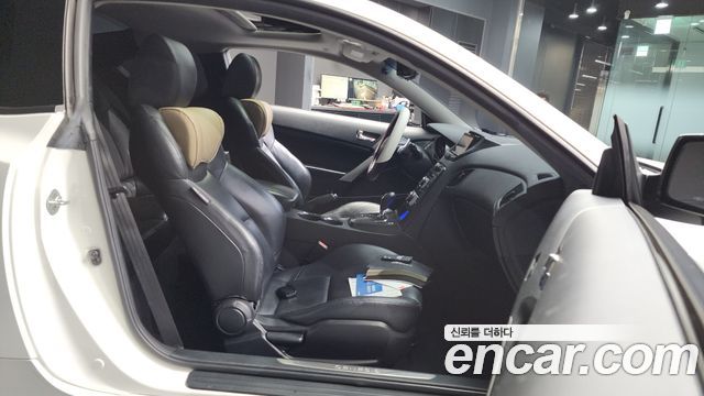 Hyundai Genesis 2010 — photo 11