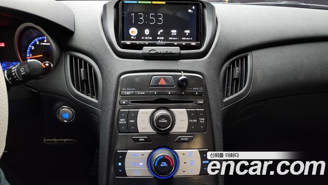 Hyundai Genesis 2010 — photo 14