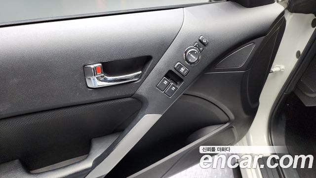 Hyundai Genesis 2010 — photo 17
