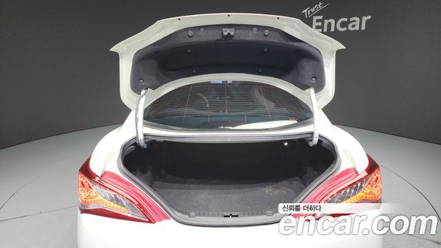 Hyundai Genesis 2010 — photo 20
