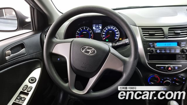 Hyundai Accent 2018 — photo 13