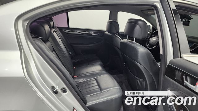 Hyundai Genesis 2013 — photo 12
